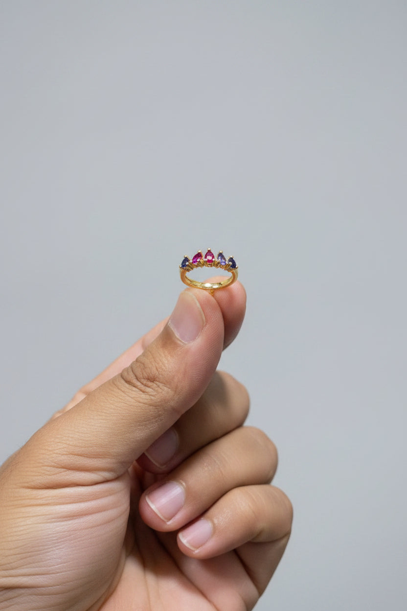 Argolla pequeña con zirconia de color
