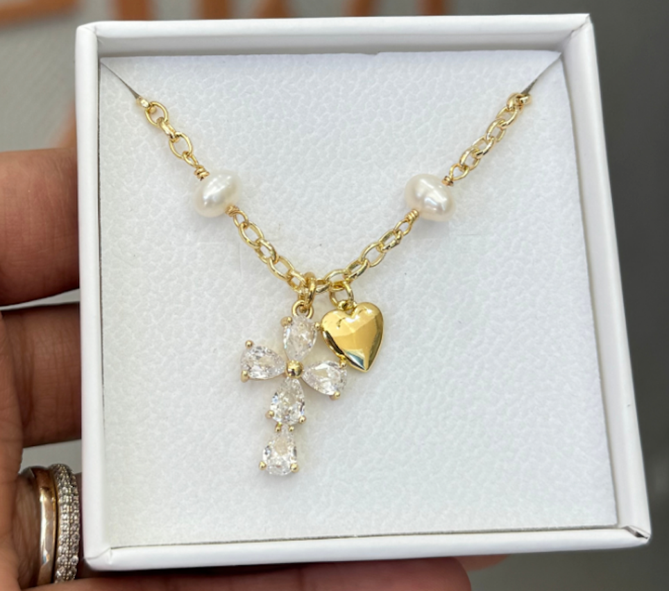 Cadena de cruz con Zirconia grande