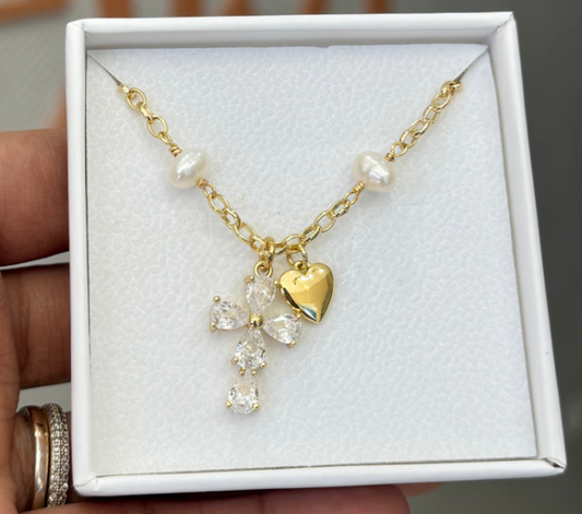 Cadena de cruz con Zirconia grande